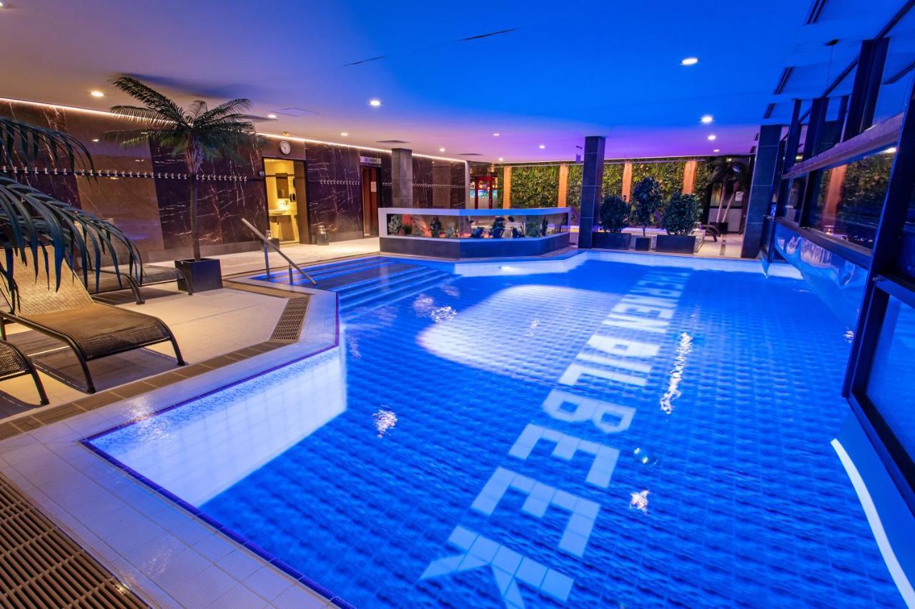 Hotel Thermen Дилбеек Екстериор снимка