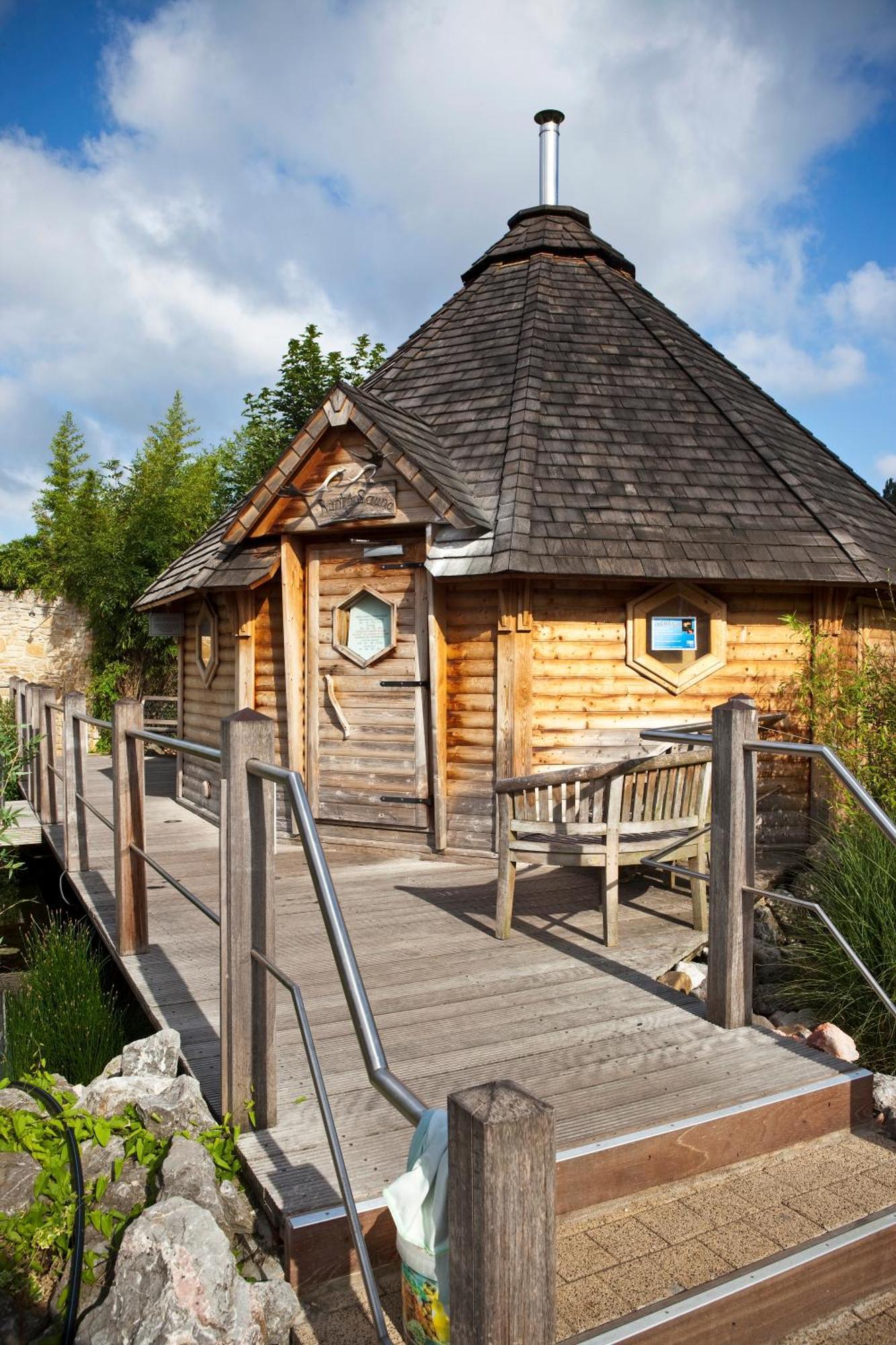 Hotel Thermen Дилбеек Екстериор снимка